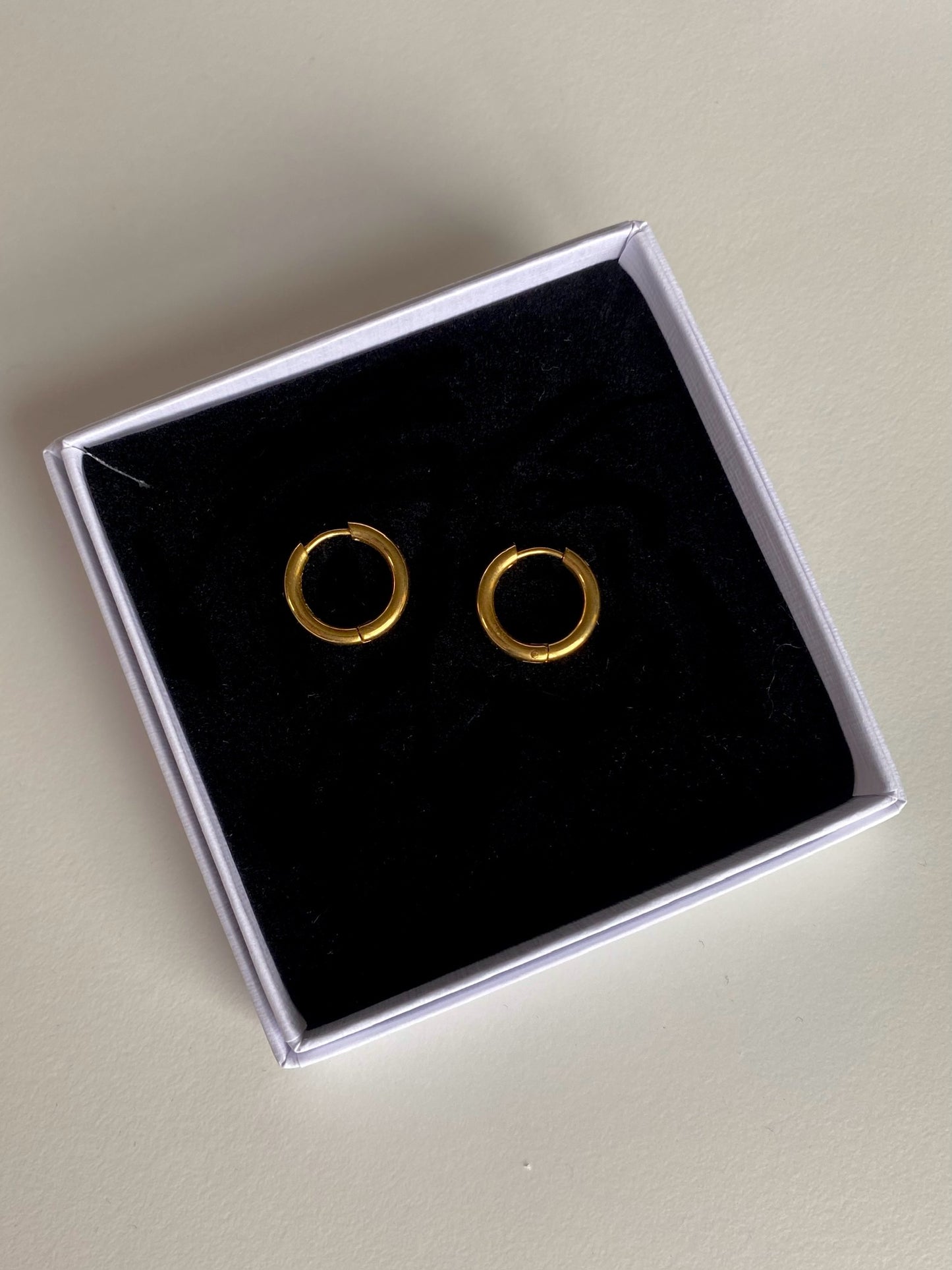 Mae Hoops